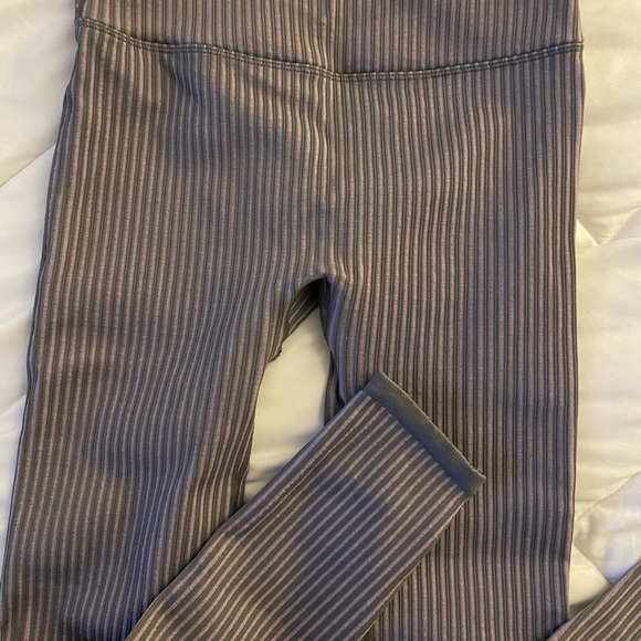 Fabletics pants 🌟 - Picture 2 of 2